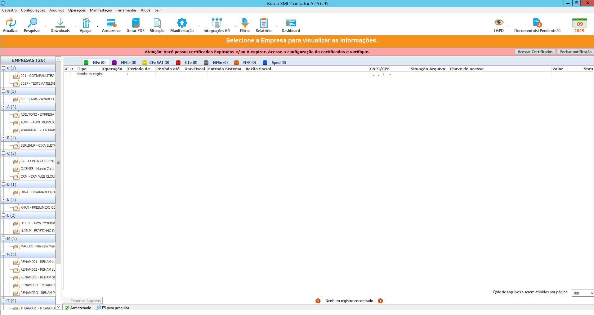 Tela do sistema 'Busca XML', versão 5.2.5.95, exibindo a tela inicial após o login. A imagem mostra a lista de empresas e a mensagem 'Selecione a empresa para visualizar as informações'.