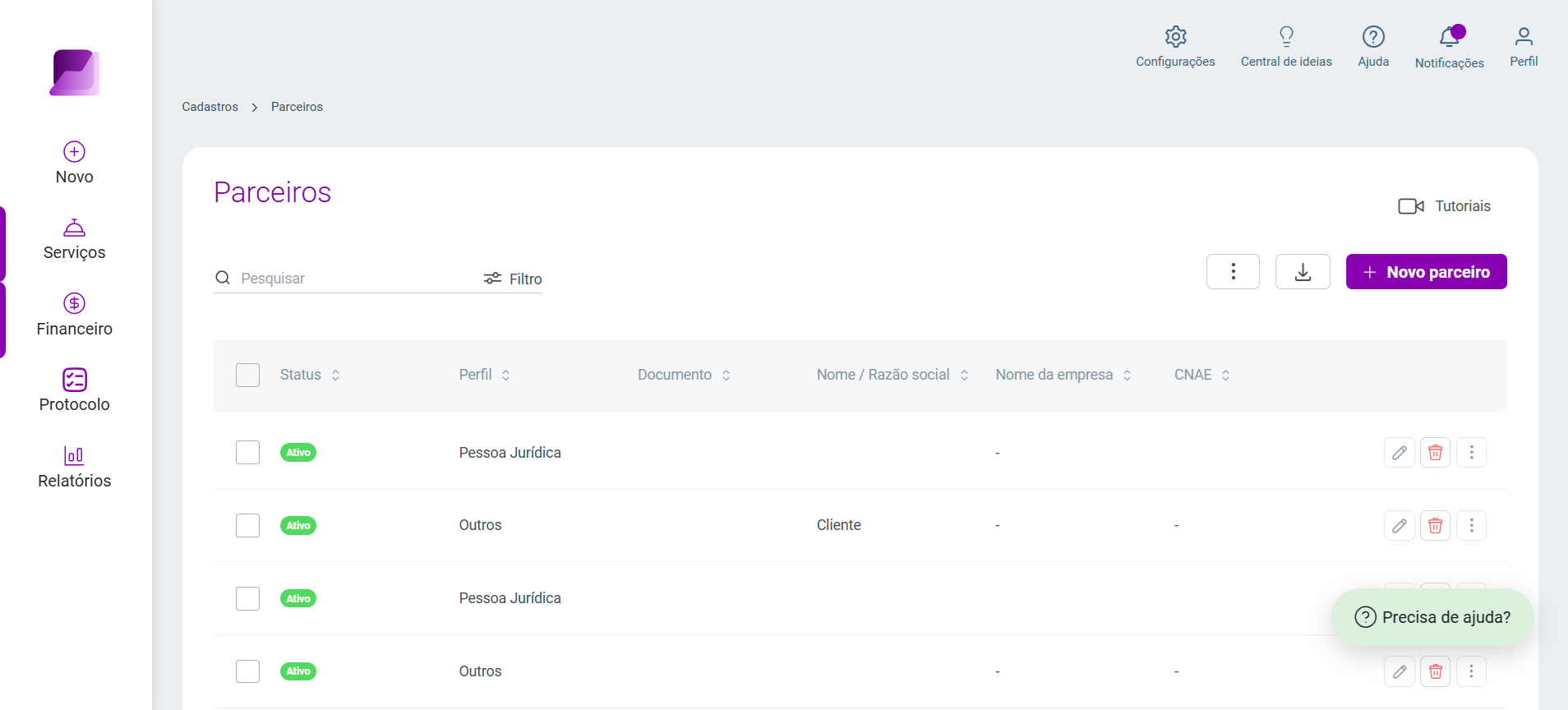 Tela de listagem de 'Parceiros' exibindo os registros em tabela e o botão 'Novo parceiro' no canto superior direito para novos cadastros.