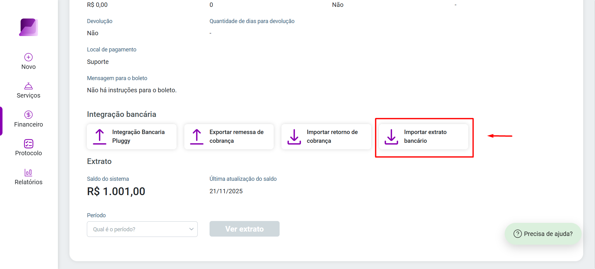 Painel de Integração bancária com destaque em vermelho para o botão 'Importar extrato bancário', indicado por uma seta lateral.