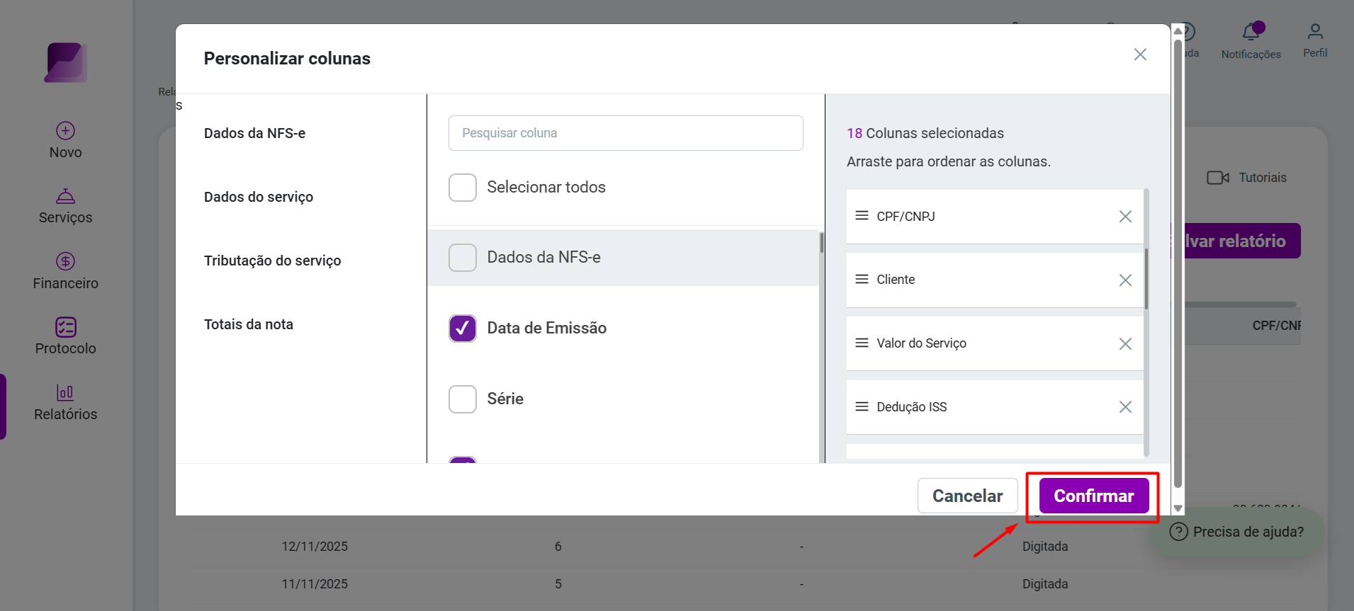 Janela modal 'Personalizar colunas' exibe opções de seleção e destaque no botão 'Confirmar', localizado no canto inferior direito.