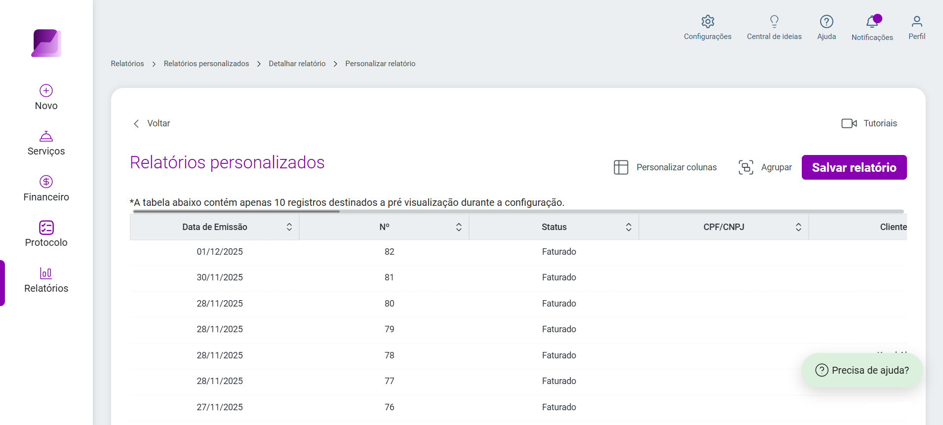 Tela 'Relatórios personalizados' exibindo tabela de registros de recibos e botão roxo 'Salvar relatório' no canto superior direito.
