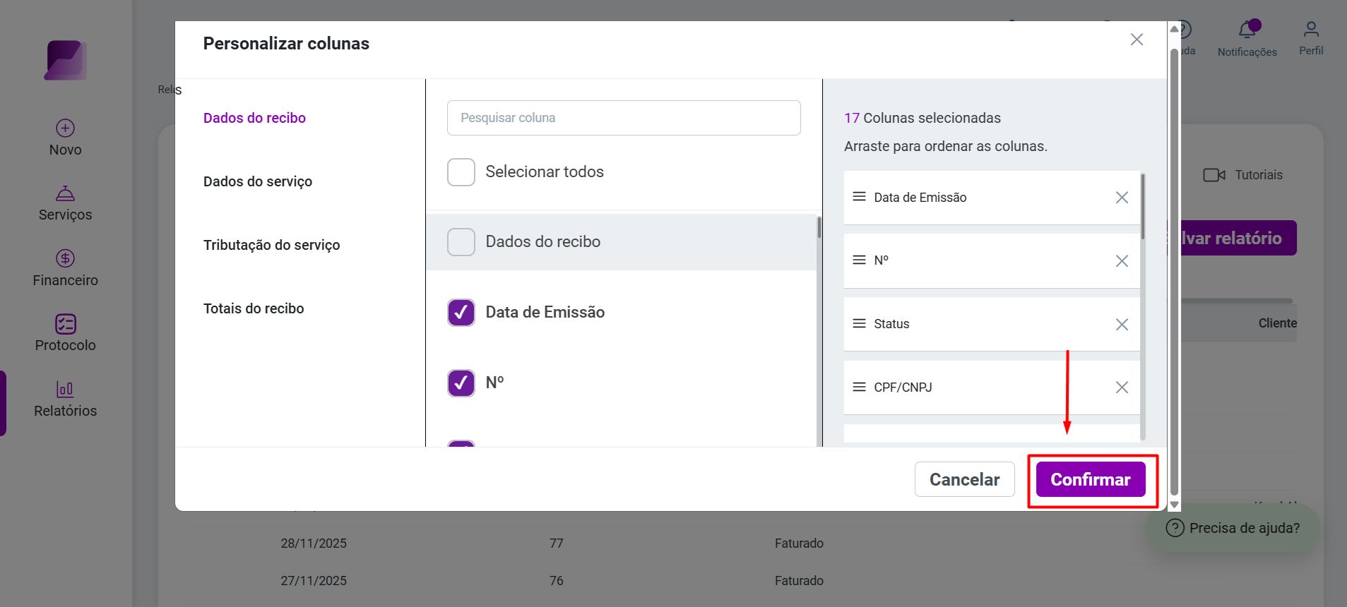 Janela modal 'Personalizar colunas' com lista de seleção de dados e botão 'Confirmar' destacado em vermelho no canto inferior direito.