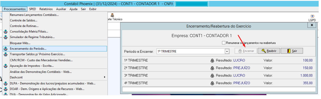 Tela do sistema Contábil Phoenix com menu Processamentos e janela de Encerramento do Exercício. Seta vermelha aponta para o botão Encerrar.