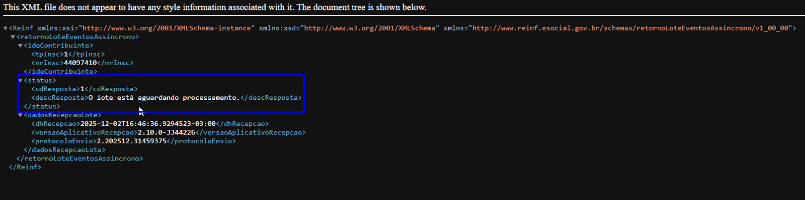 Estrutura de arquivo XML com destaque na mensagem de retorno informando que o lote está aguardando processamento.
