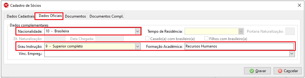 Seção de dados complementares na aba "Dados Oficiais", mostrando nacionalidade brasileira e formação em Recursos Humanos.